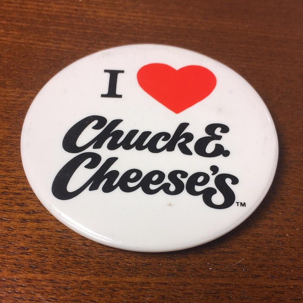 I ♥️ chuck cheese pin